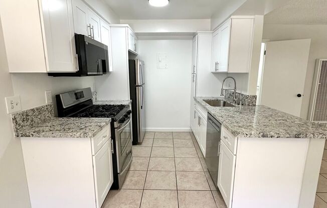 BEAUTIFUL 2 BD/1 BATH UNIT FOR RENT!