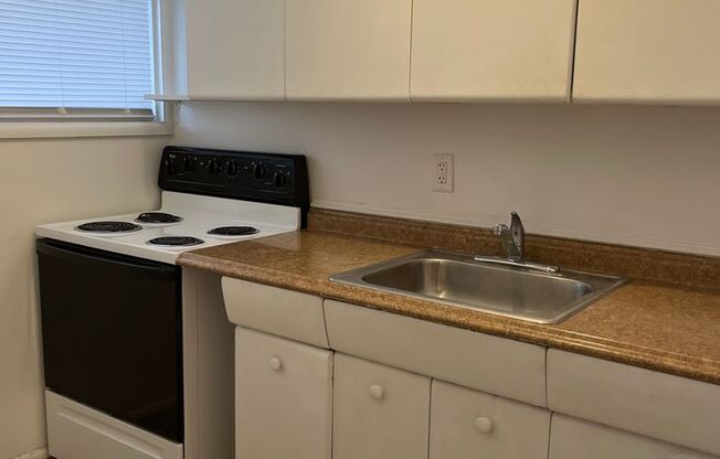 1 bed, 1 bath, $985, Unit 405