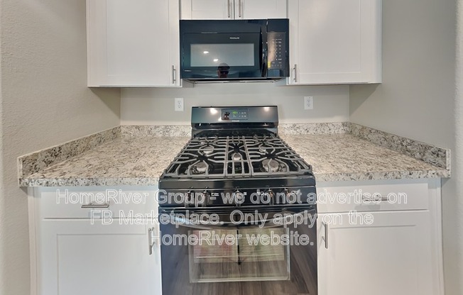 1907 EVENING BREEZE LN