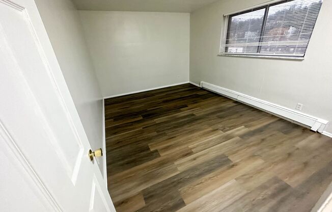 2 beds, 1 bath, 800 sqft, $975, Unit 3253-302