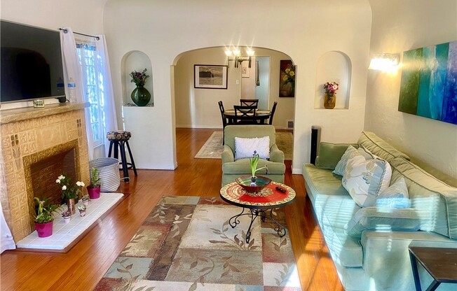 315 CLOVERDALE AVE