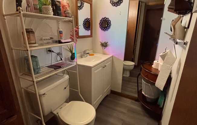 3 beds, 1.5 baths, $1,600, Unit Unit 2