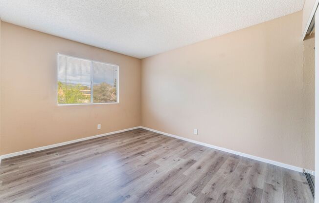 3 beds, 2 baths, $1,795, Unit # 2084