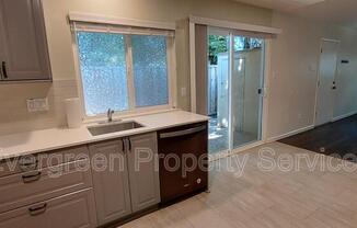 8605 LA RIVIERA DR