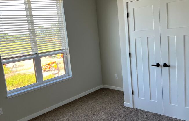 3 beds, 2 baths, 1,006 sqft, $1,800, Unit 500-312