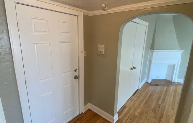 Updated 1 BR/ 1Bathroom Brewer's Hill Apartment