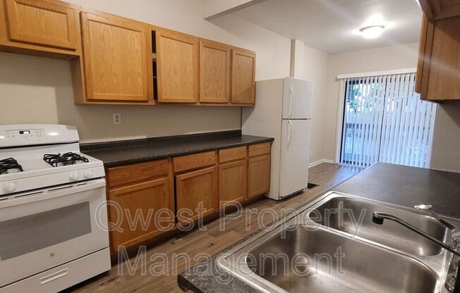 216 TRAVIS NE
