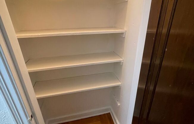 2 beds, 1 bath, 1,000 sqft, $1,200, Unit 102