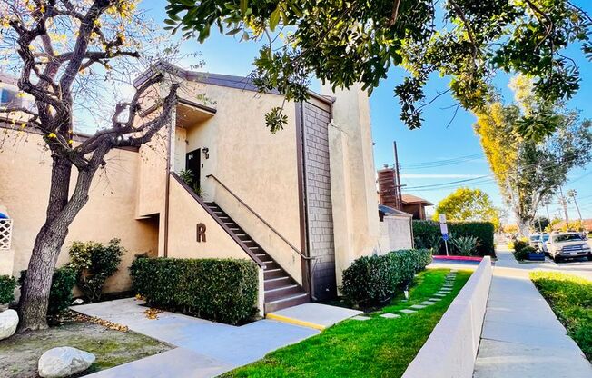 Lovely 1 Bedroom, 1 Bath Apartment with a Loft. Waiting for You to Make it Home!