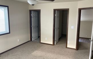 3 beds, 3 baths, $1,995, Unit 6461