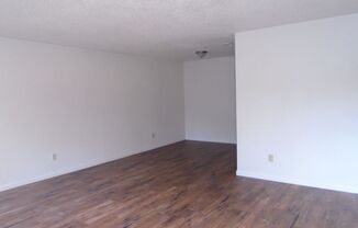 2 beds, 1 bath, $1,395, Unit Unit B