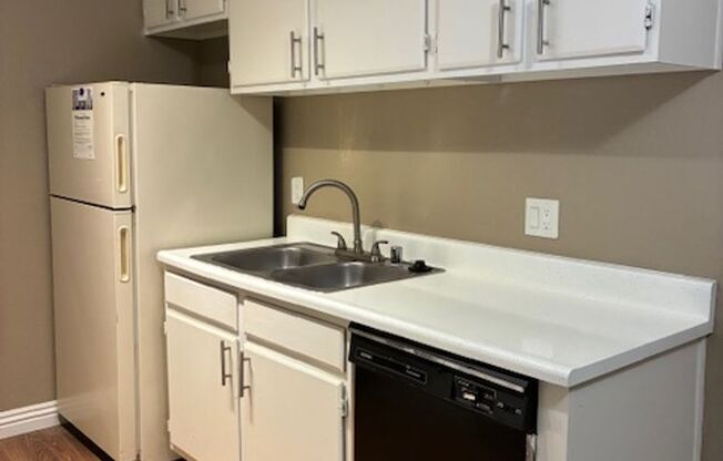 2 beds, 2 baths, 997 sqft, $1,500, Unit MA 122