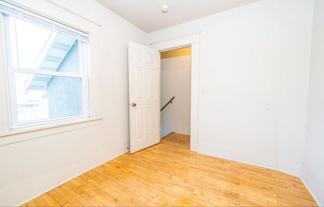 2 beds, 1.5 baths, 1,050 sqft, $1,399, Unit 1226