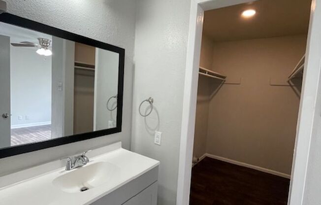 3 beds, 2 baths, 1,256 sqft, $1,550, Unit 12-1203 W/D