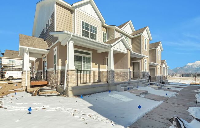 Like New Lehi Row End Townhouse w 2 car attached garage!
