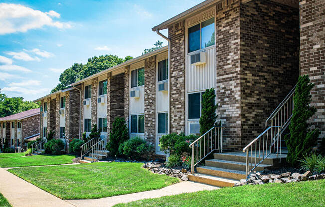Atlantic Pointe exterior, front view