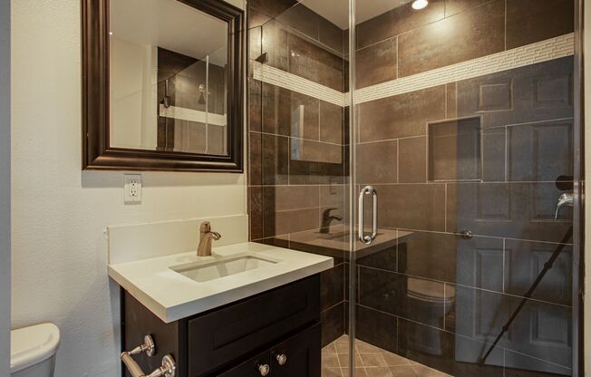 2 beds, 2 baths, 979 sqft, $4,000, Unit 301