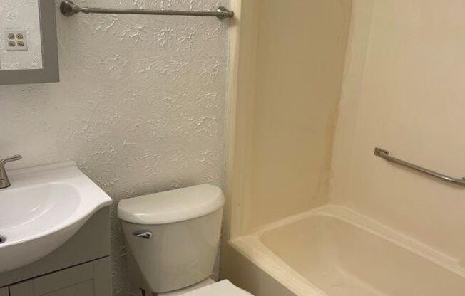 1 bed, 1 bath, $850