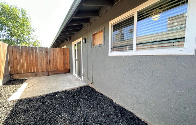 2 beds, 1 bath, 700 sqft, $1,595, Unit SW.32