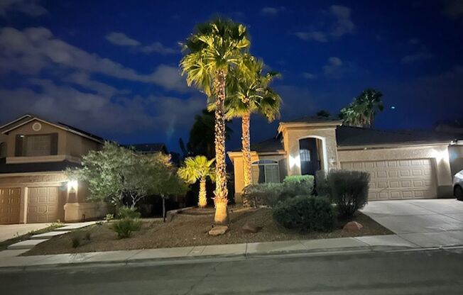 Single Story w/ Pool and Spa - Pool Service Inc. 8/1 move in