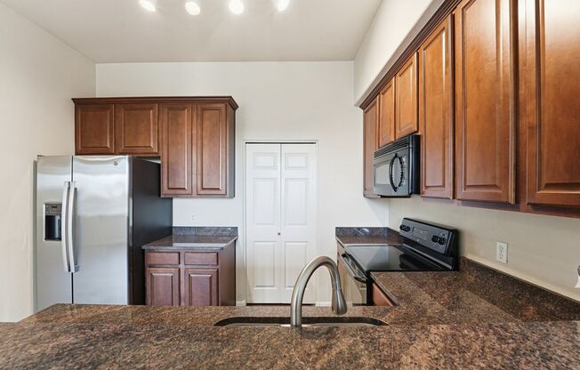 2 beds, 2 baths, $1,595