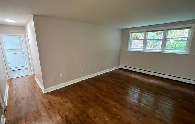 2 beds, 1 bath, $1,925, Unit 99-C