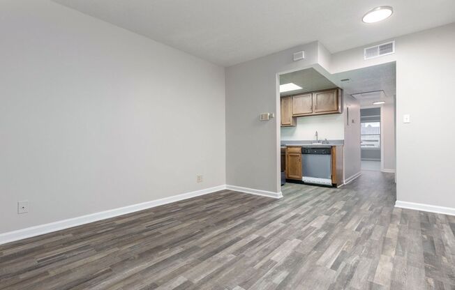 2 beds, 2 baths, $895, Unit 309