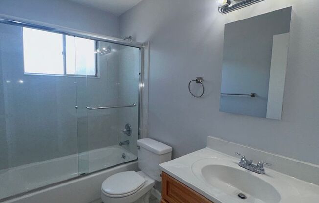 1 bed, 1 bath, $1,750, Unit T209