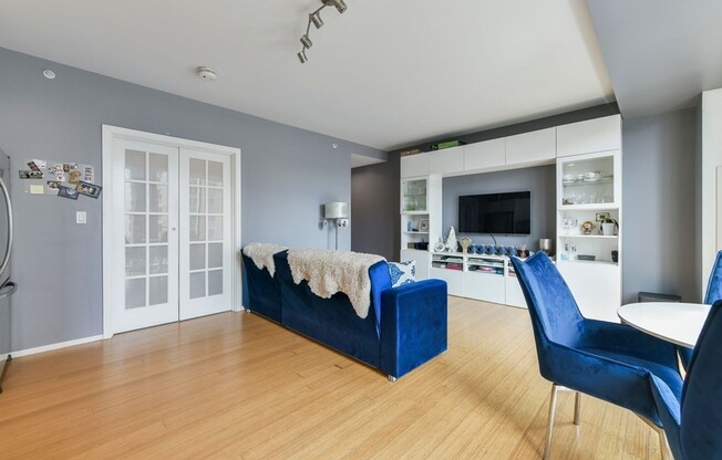 1 bed, 1 bath, 702 sqft, $3,200, Unit 524