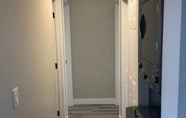 1 bed, 1 bath, 640 sqft, $3,150, Unit 42