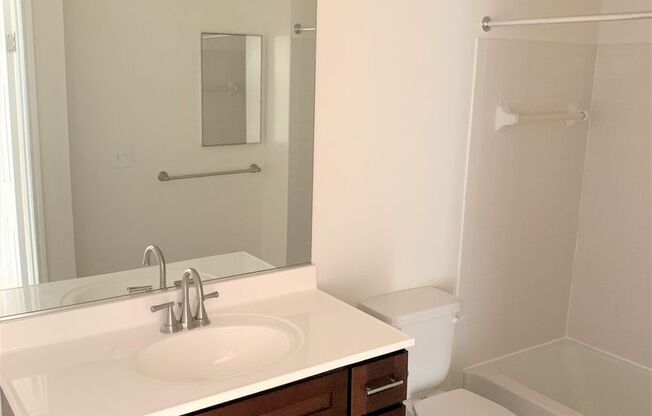 2 beds, 1 bath, 903 sqft, $1,875, Unit 1001 G #1B