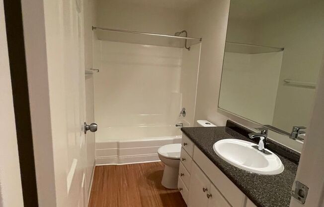 1 bed, 1 bath, 592 sqft, $1,075, Unit 97