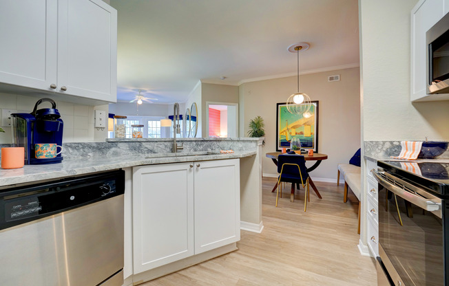Sarasota Apartments Kitchen - Saratoga Place