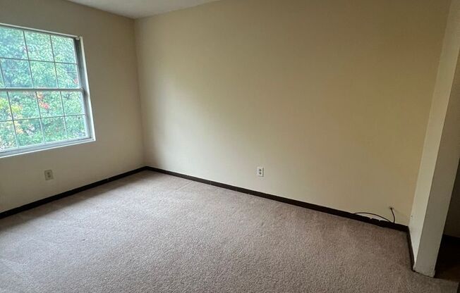 2 beds, 1 bath, $900, Unit Building A--unit C