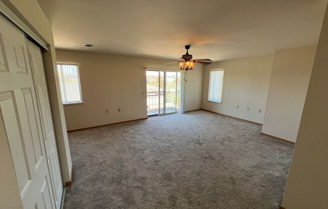 2 beds, 1 bath, 1,070 sqft, $1,200