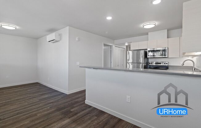 2 beds, 1 bath, 793 sqft, $1,910, Unit 301