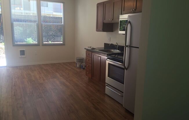 1ST MONTH FREE RENT!