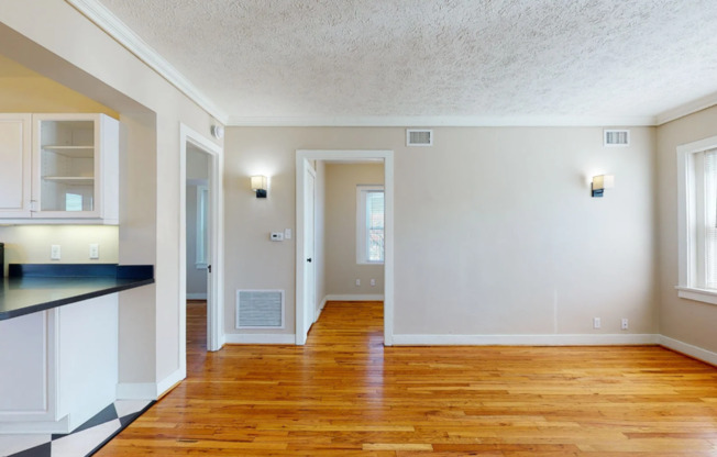 Carberry Apartments (3918 Cass St.)