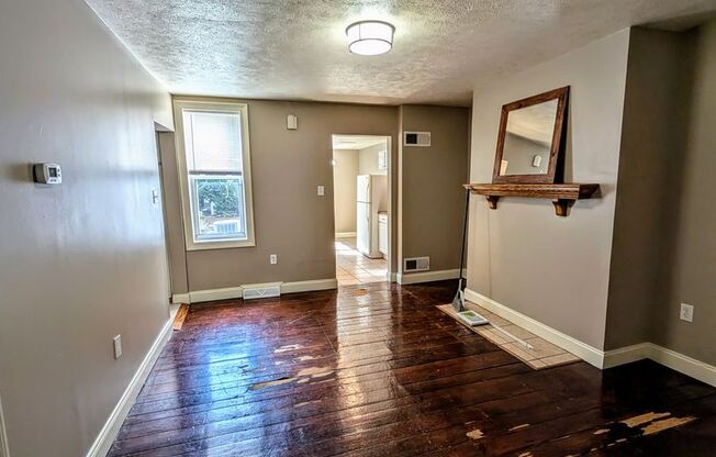 Southside Flats 3 bedroom! Central AC! Washer and Dryer Included! Available 8/21