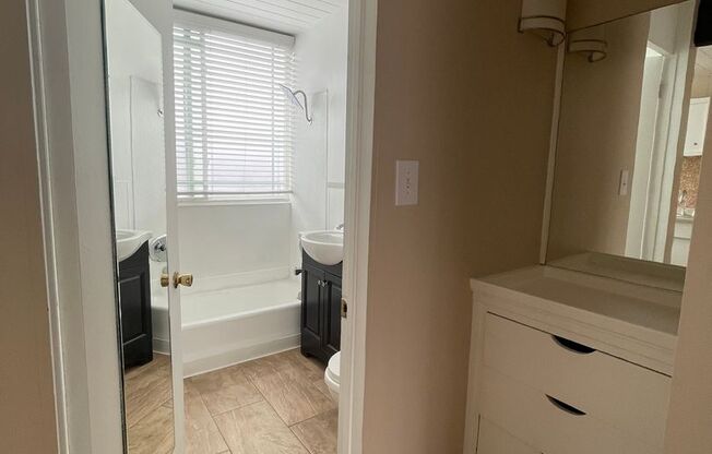 Studio, 1 bath, 400 sqft, $1,625, Unit 16