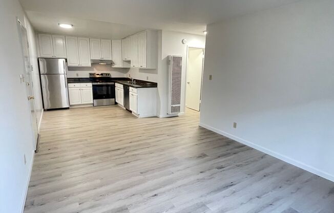 2 beds, 1 bath, $2,300, Unit 11