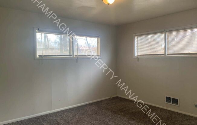 3 beds, 1 bath, $1,300