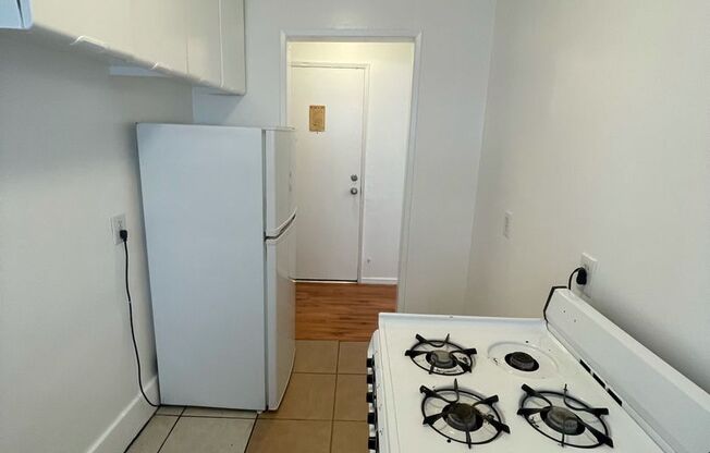 Pinnacle Apex Holdings LLC-1827 W SUNSET