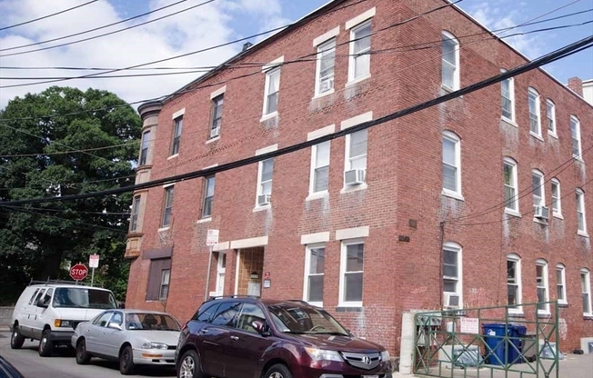 33 GAY HEAD ST