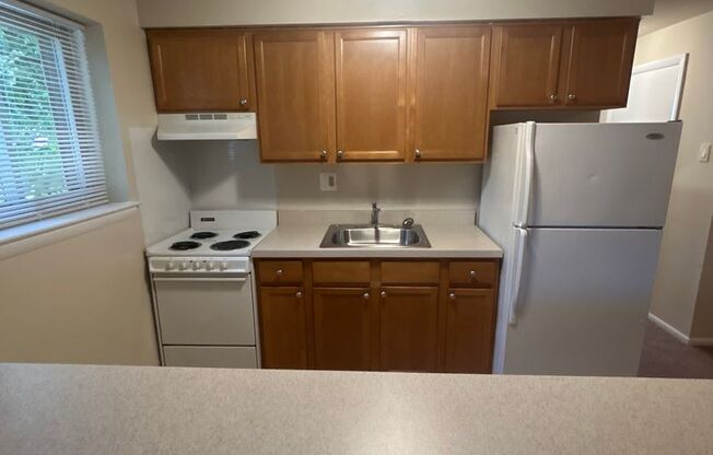 320 CHESTER PIKE