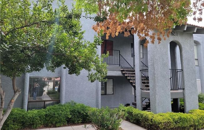 Stylish Ground-Floor Condo Just Minutes from the Strip – Gated Comfort & Prime Location!