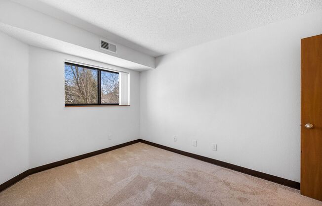 2 beds, 1 bath, 920 sqft, $1,425, Unit 1531-203