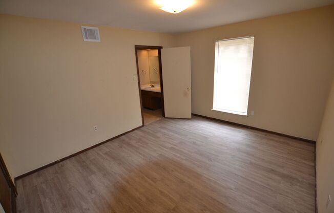 1 bed, 1 bath, $595