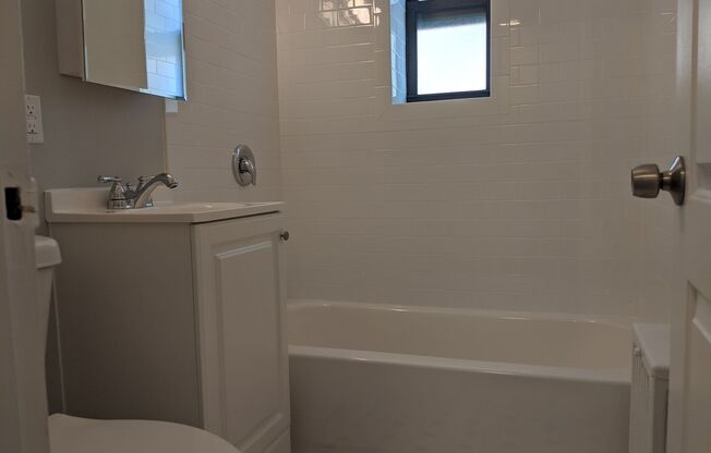 1 bed, 1 bath, 600 sqft, $1,349, Unit 5627 Rippey St. #A6