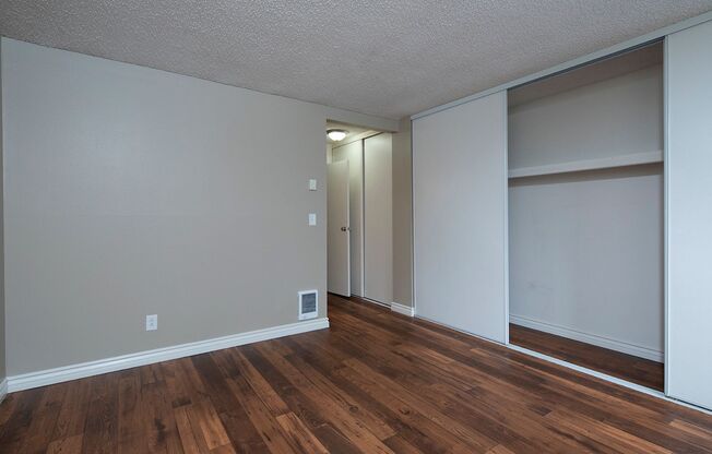 1 bed, 1 bath, 690 sqft, $2,195, Unit 075